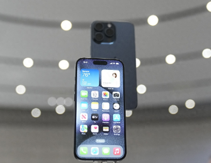 钢城Apple维修站分享买iPhone15还是华为Mate60 
